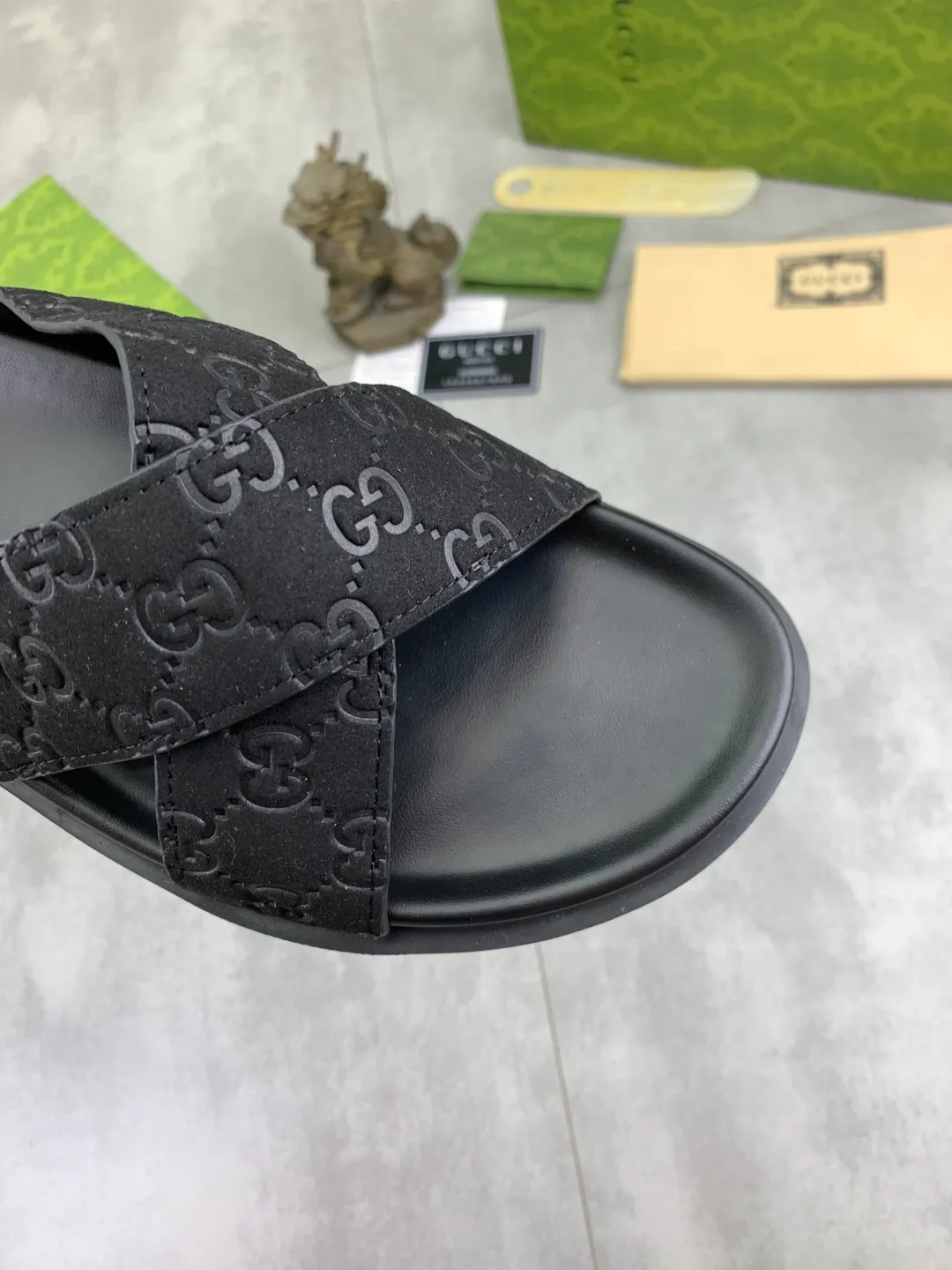 Men's Men's Shoes💰P320💰[New Style]🎁🎁🎁 High-quality GUCCI new casual slippers for the Year of the Snake, original official website, perfect workmanship, transmitting a kind of noble luxury, sublimating its definition of luxury in Gucci's high-end extraordinary craftsmanship. Original Gucci double G combination outsole, code number: 38-44 (45 customized)